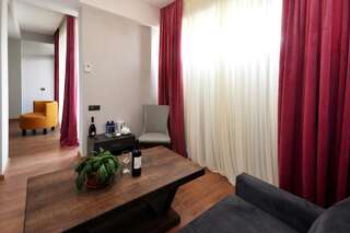 Отель Jazz Hotel Тбилиси Люкс с балконом-7